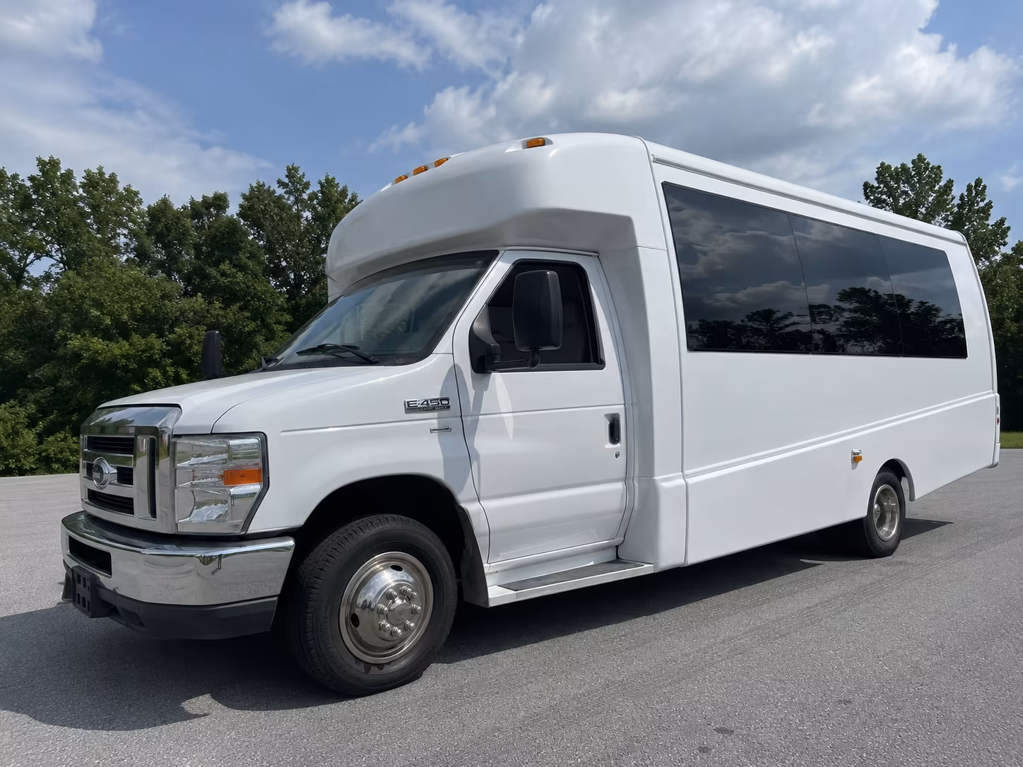 Alexandria Birthday, Sweet 16, & Quinceañera Party Bus Rentals