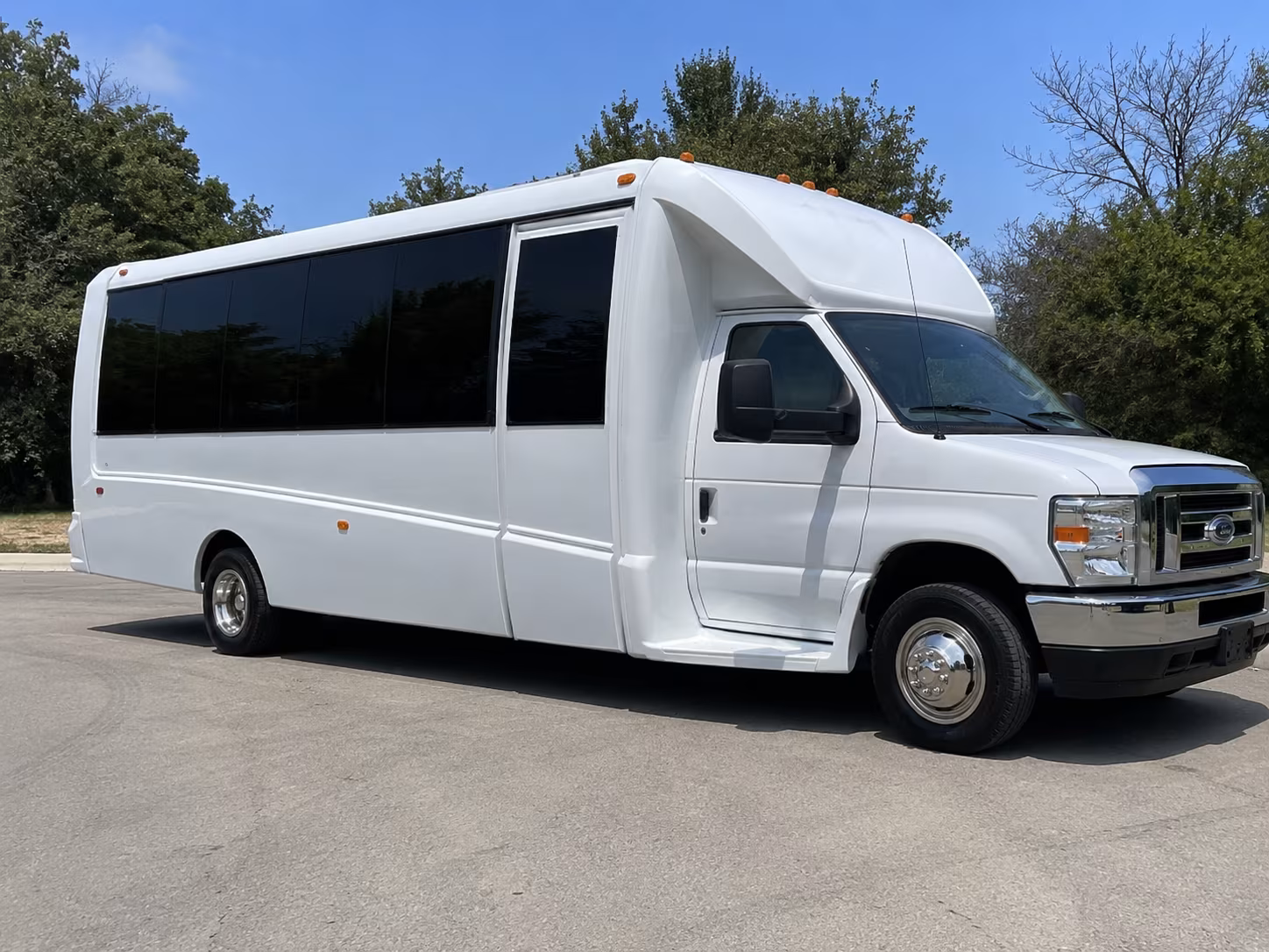Washington Winery Tour & Pub Crawl Transportation onboard seating